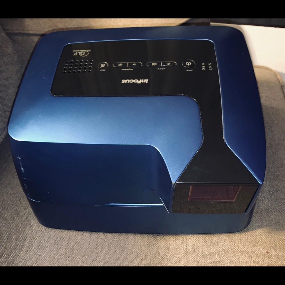 InFocus DLP gaming projector. RARE!!!